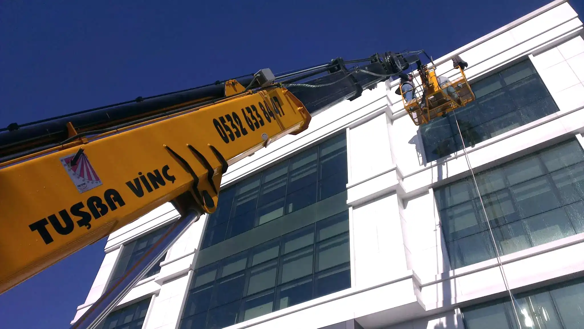 Dış Cephe Cam Temizliği Nasıl Yapılır?